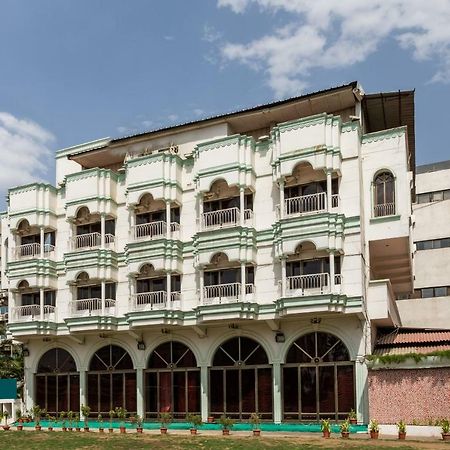 Oyo 38142 Girdhar Mahal Hotel Indore Ngoại thất bức ảnh