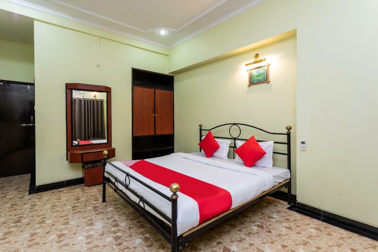 Oyo 38142 Girdhar Mahal Hotel Indore Ngoại thất bức ảnh