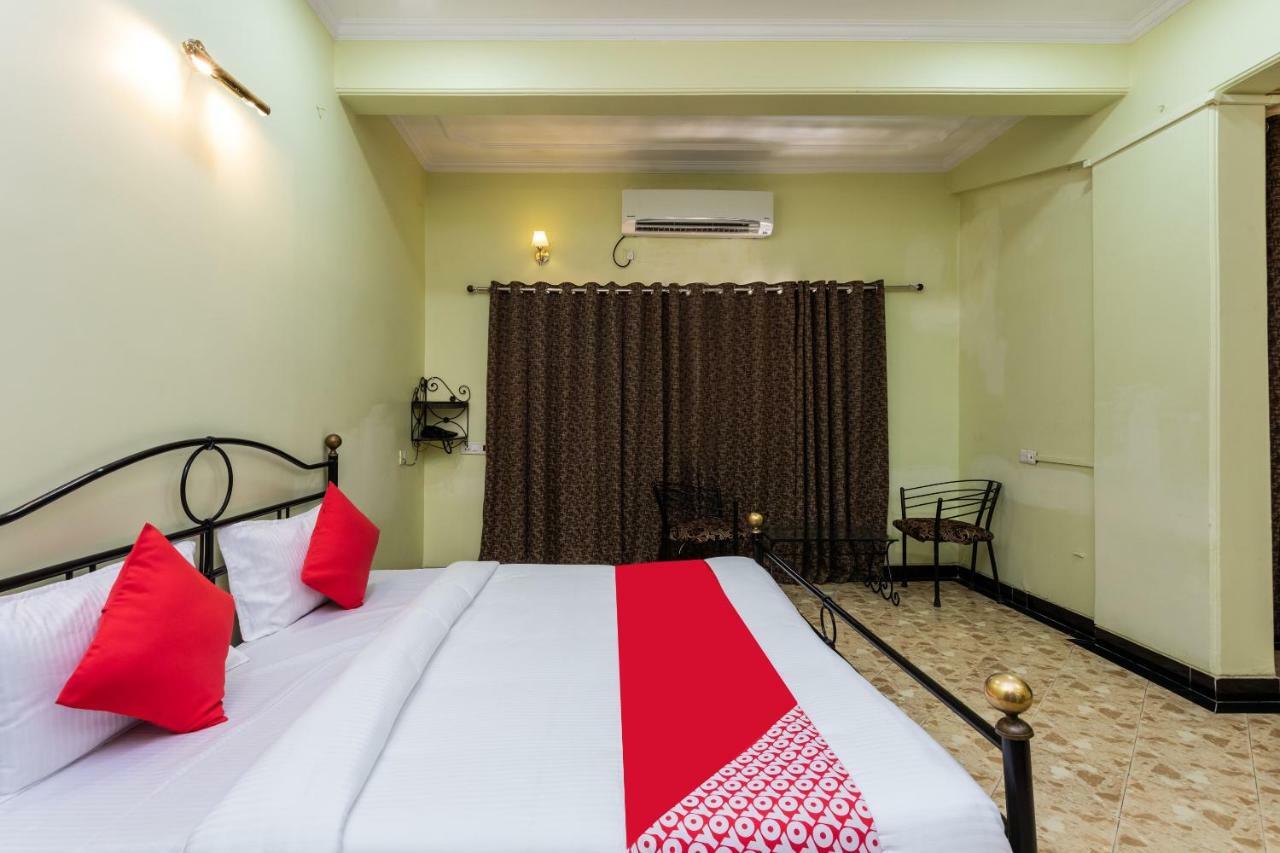 Oyo 38142 Girdhar Mahal Hotel Indore Ngoại thất bức ảnh