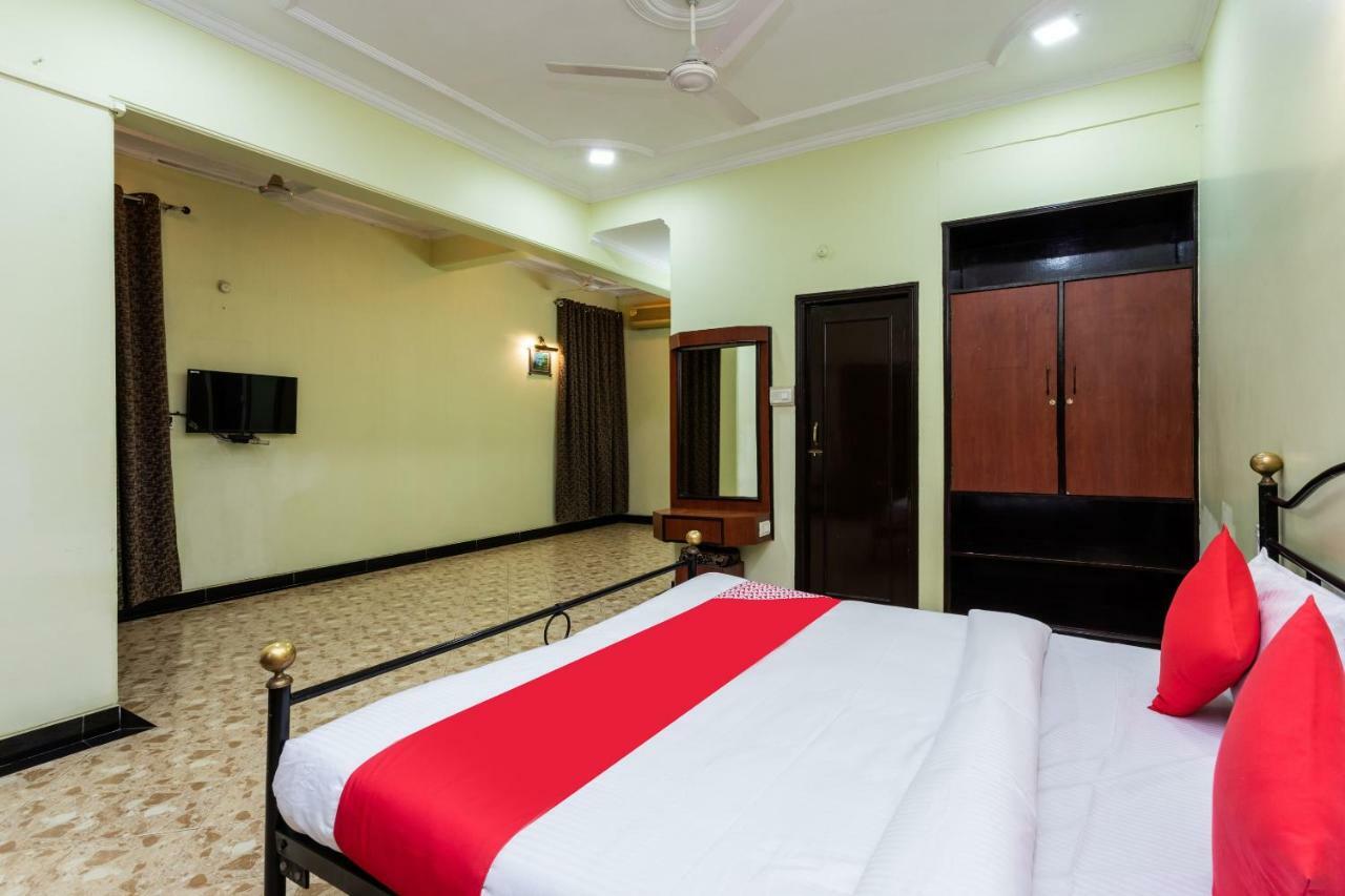 Oyo 38142 Girdhar Mahal Hotel Indore Ngoại thất bức ảnh