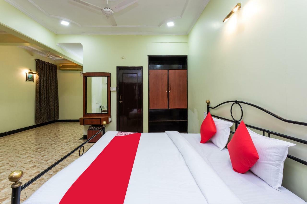 Oyo 38142 Girdhar Mahal Hotel Indore Ngoại thất bức ảnh
