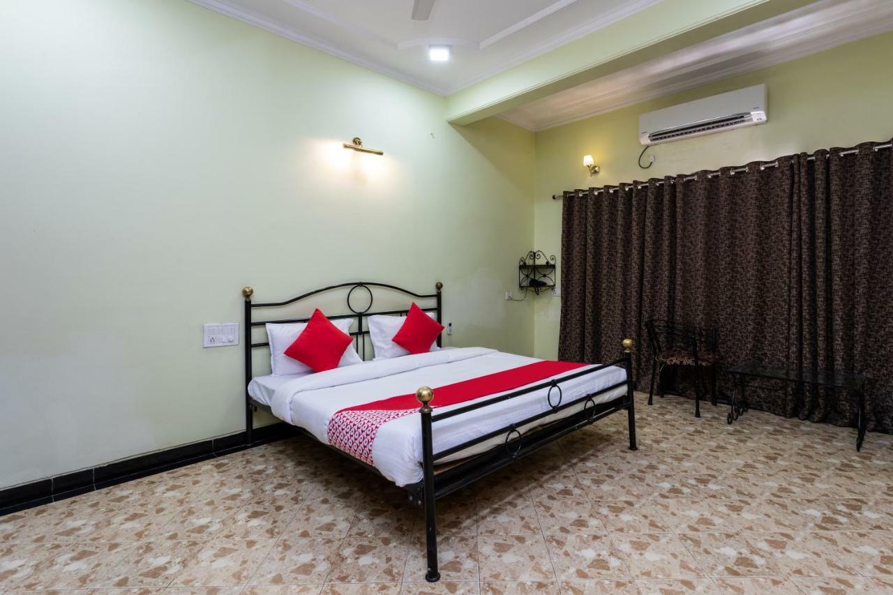 Oyo 38142 Girdhar Mahal Hotel Indore Ngoại thất bức ảnh