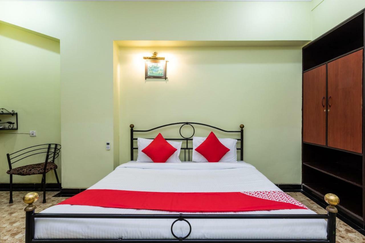 Oyo 38142 Girdhar Mahal Hotel Indore Ngoại thất bức ảnh