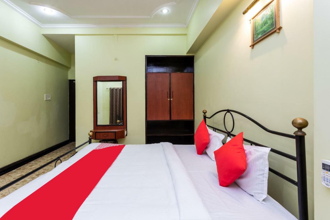 Oyo 38142 Girdhar Mahal Hotel Indore Ngoại thất bức ảnh