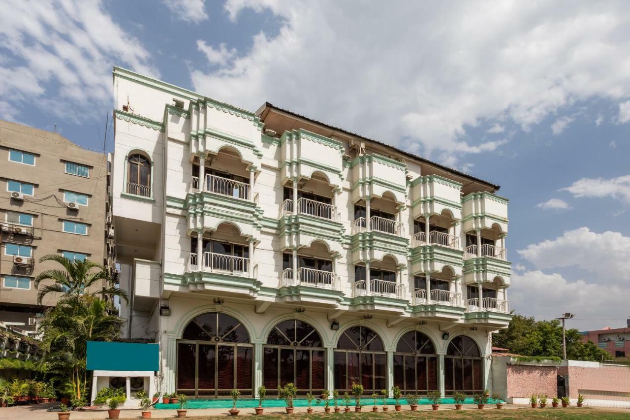 Oyo 38142 Girdhar Mahal Hotel Indore Ngoại thất bức ảnh
