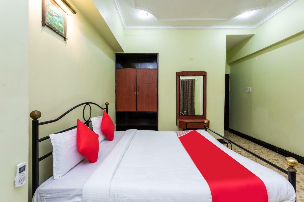 Oyo 38142 Girdhar Mahal Hotel Indore Ngoại thất bức ảnh